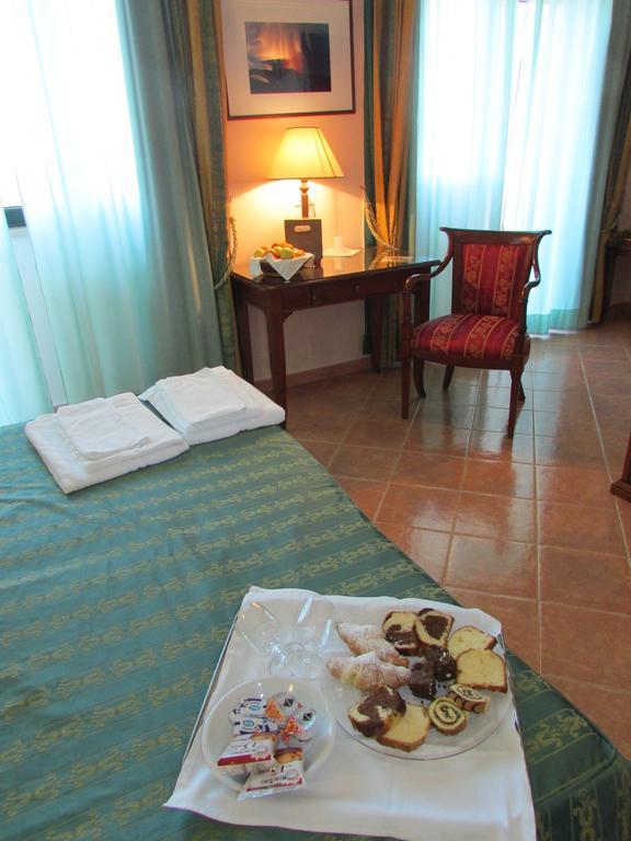 Emmaus Hotel Цафферана-Етнеа Номер фото