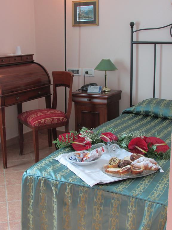Emmaus Hotel Цафферана-Етнеа Номер фото