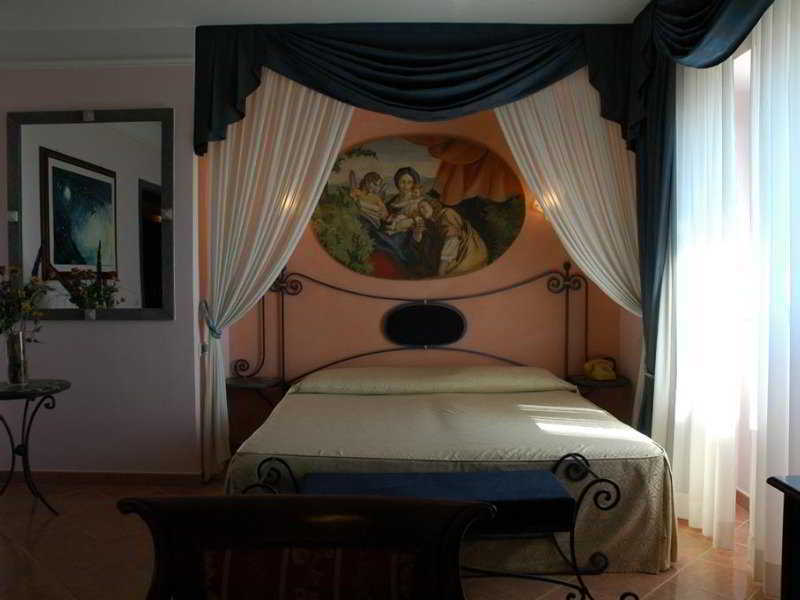 Emmaus Hotel Цафферана-Етнеа Екстер'єр фото