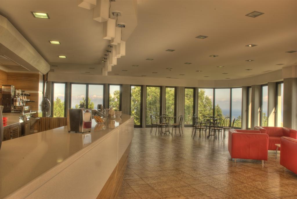 Emmaus Hotel Цафферана-Етнеа Екстер'єр фото